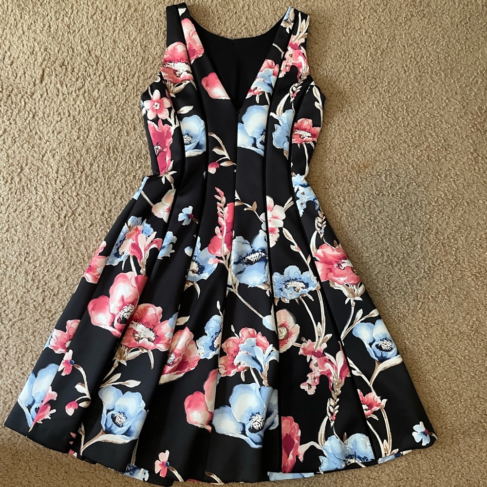 NWT White House Black Marker Flower Dress - Picture 1 of 4